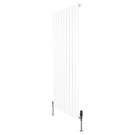 Radiatore piatto monocolonna bianco, 1600 x 700 mm, con finitura liscia e valvole in metallo, design elegante e moderno