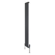 Radiatore piatto monocolonna grigio antracite, 1800 x 280 mm, con finitura liscia e valvole eleganti ai lati per un design moderno