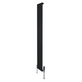 Radiatore piatto monocolonna nero, 1800 x 280 mm, con finitura liscia e valvole moderne, ideale per ambienti eleganti e contemporanei