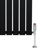 Radiatore piatto monocolonna nero, dimensioni 1800 x 420 mm, con valvole cromate e design elegante e moderno