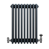 Radiatore tradizionale a 4 colonne in grigio antracite, con finitura liscia e valvole metalliche lucide, misura 600 x 425 mm
