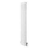 Radiatore tradizionale verticale a 4 colonne, finitura bianca, dimensioni 1800 x 290 mm, con valvole in metallo lucido e design elegante