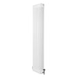 Radiatore tradizionale verticale a 4 colonne, finitura bianca, dimensioni 1800 x 380 mm, con valvole in metallo lucido e linee eleganti