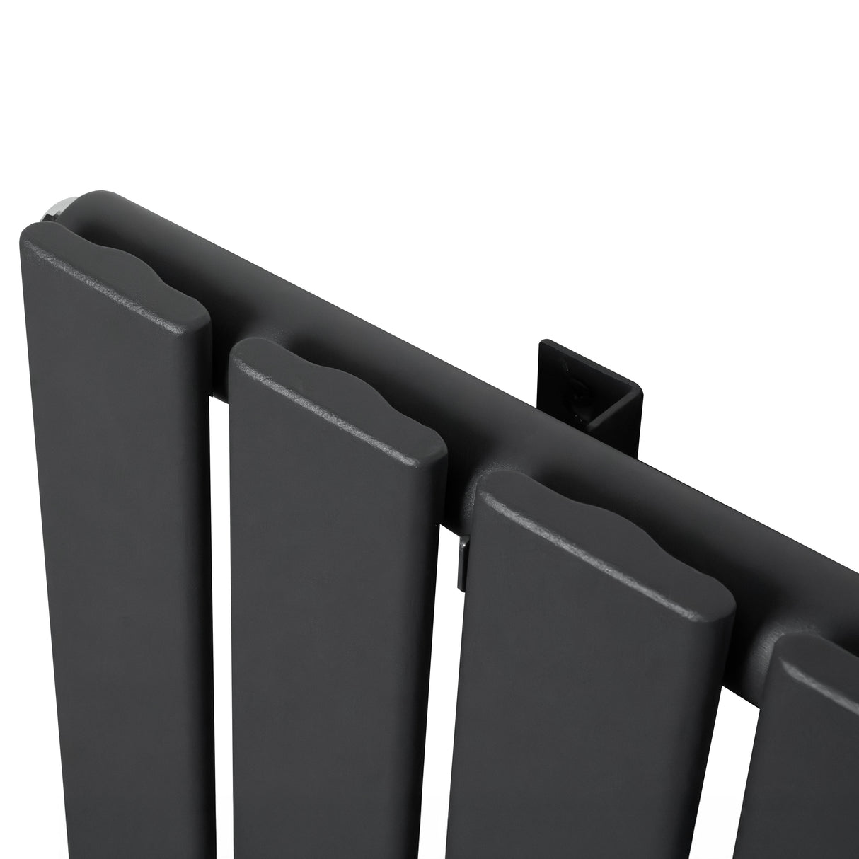 Radiatore piatto a colonna singola verticale in antracite, con finitura opaca e design elegante, misura 1600 x 280 mm