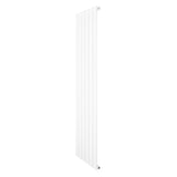 Radiatore piatto a colonna singola verticale bianco, design elegante e moderno, dimensioni 1600 x 420 mm, superficie liscia e pulita