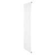 Radiatore piatto a colonna singola verticale, dimensioni 1800 x 560 mm, finitura bianca liscia e design moderno, ideale per ambienti eleganti