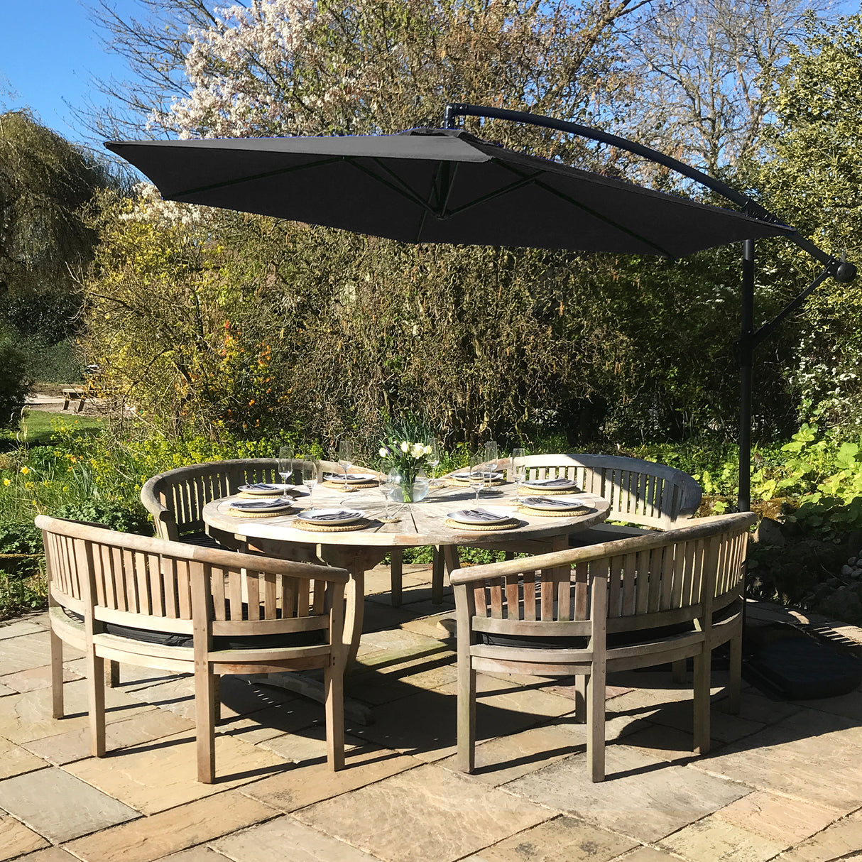 Ombrellone da Giardino Monstershop con Base Zavorra Quadrata - Nero